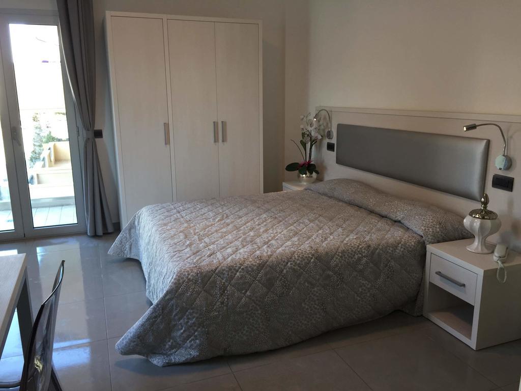 Residence Hotel Albachiara Rimini Bagian luar foto