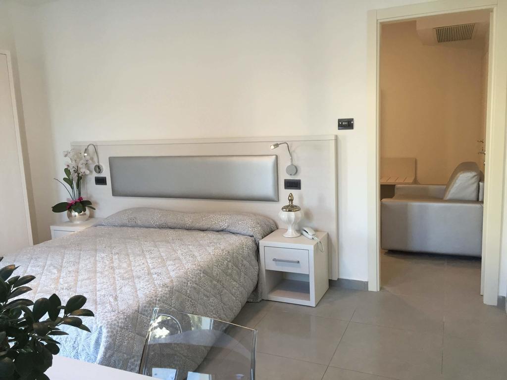 Residence Hotel Albachiara Rimini Bagian luar foto