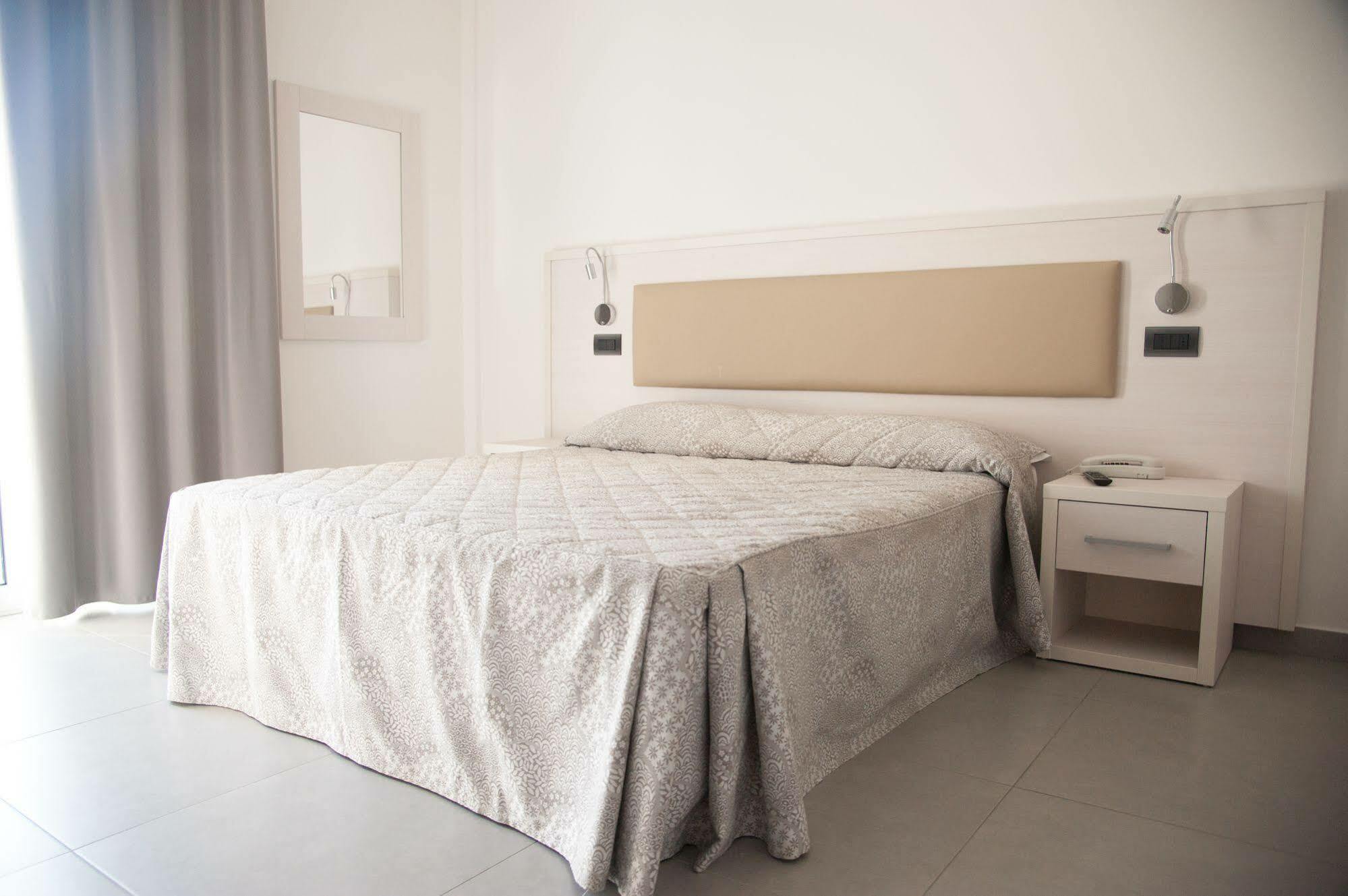 Residence Hotel Albachiara Rimini Bagian luar foto