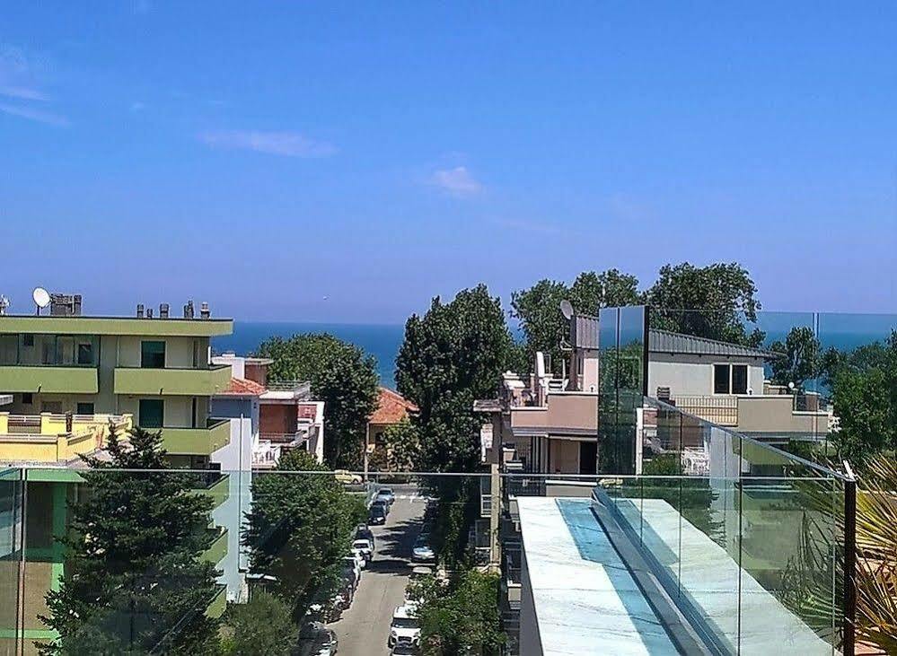 Residence Hotel Albachiara Rimini Bagian luar foto